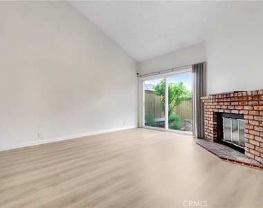 730 Lander Circle - Photo Thumbnail 2