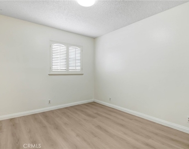 730 Lander Circle - Photo Thumbnail 15