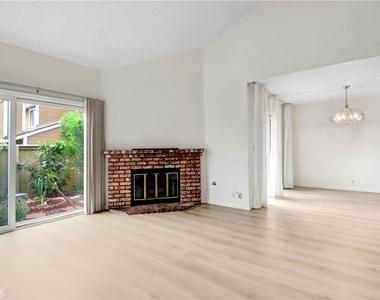 730 Lander Circle - Photo Thumbnail 7