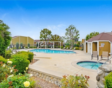 730 Lander Circle - Photo Thumbnail 20
