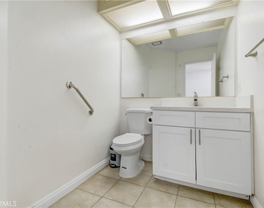 730 Lander Circle - Photo Thumbnail 17