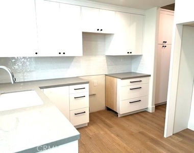 192 Shorebreaker Drive - Photo Thumbnail 5