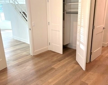 192 Shorebreaker Drive - Photo Thumbnail 7