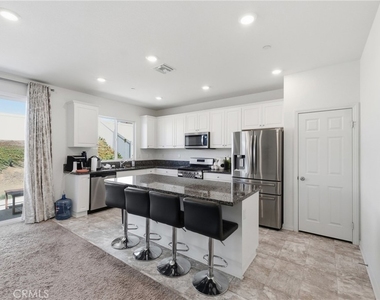 27786 Bay Avenue - Photo Thumbnail 6