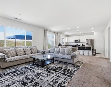 27786 Bay Avenue - Photo Thumbnail 2