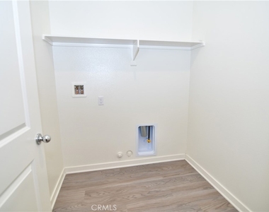 27371 Red Rock Rd - Photo Thumbnail 5