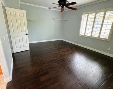 7357 Portage Way - Photo Thumbnail 5