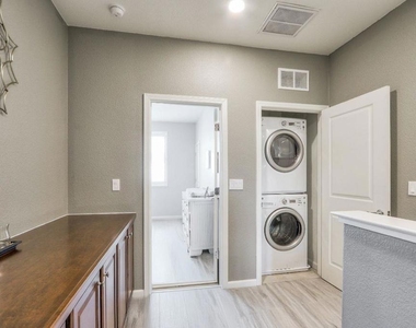 267 Montalcino Circle - Photo Thumbnail 7