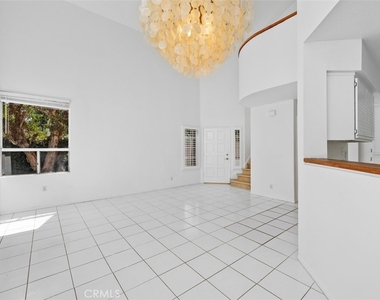 19 Stream Street - Photo Thumbnail 6