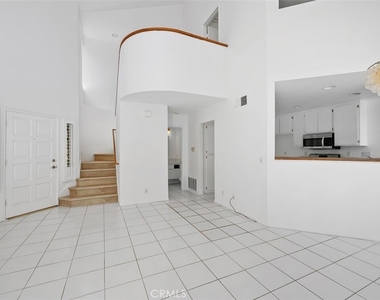 19 Stream Street - Photo Thumbnail 7