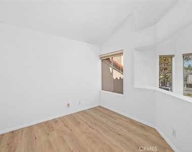 19 Stream Street - Photo Thumbnail 18