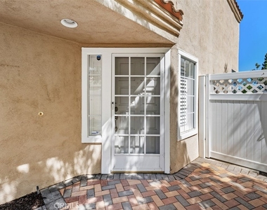 19 Stream Street - Photo Thumbnail 2