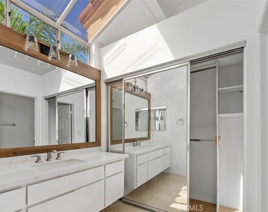 19 Stream Street - Photo Thumbnail 16