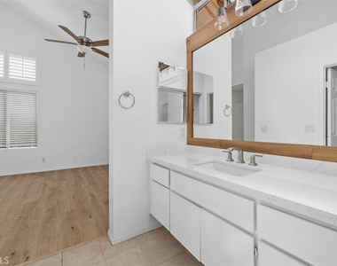 19 Stream Street - Photo Thumbnail 17