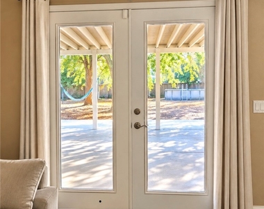 3061 Bradley - Photo Thumbnail 14