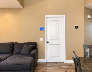 3061 Bradley - Photo Thumbnail 15