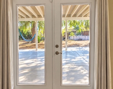 3061 Bradley - Photo Thumbnail 16
