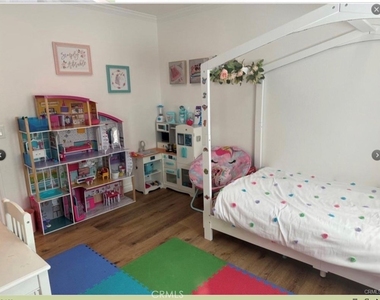 328 Selkirk - Photo Thumbnail 18