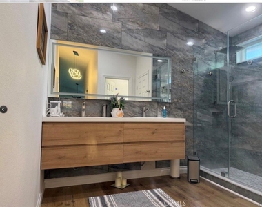 328 Selkirk - Photo Thumbnail 14