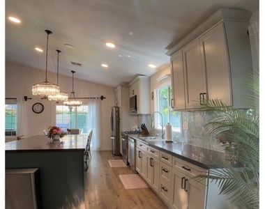 328 Selkirk - Photo Thumbnail 12