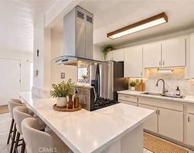 4801 Jackson - Photo Thumbnail 4