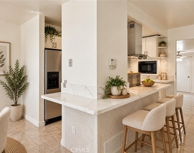 4801 Jackson - Photo Thumbnail 8