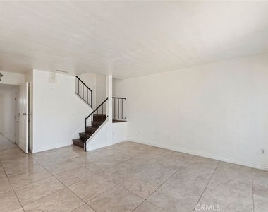 4801 Jackson - Photo Thumbnail 15