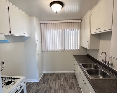 13520 Rye Street - Photo Thumbnail 5