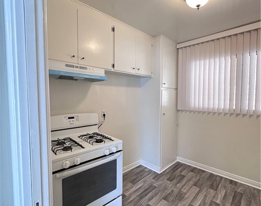 13520 Rye Street - Photo Thumbnail 3