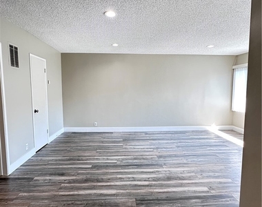 13520 Rye Street - Photo Thumbnail 2