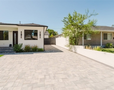 1507 N Niagara Street - Photo Thumbnail 30