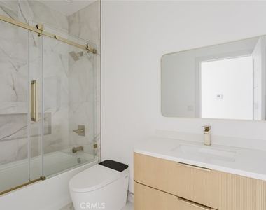 1507 N Niagara Street - Photo Thumbnail 18