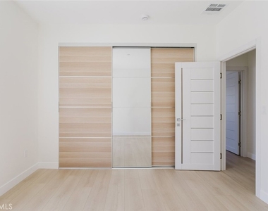 1507 N Niagara Street - Photo Thumbnail 16