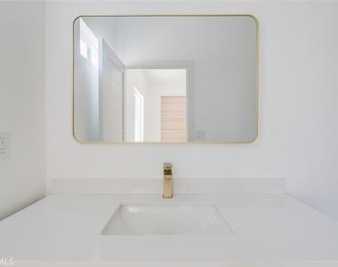 1507 N Niagara Street - Photo Thumbnail 14