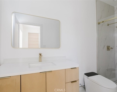 1507 N Niagara Street - Photo Thumbnail 12