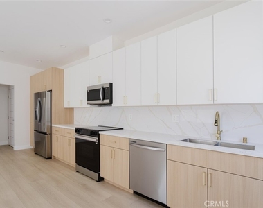 1507 N Niagara Street - Photo Thumbnail 9