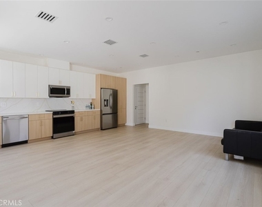 1507 N Niagara Street - Photo Thumbnail 24