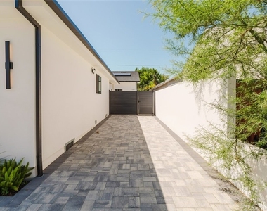 1507 N Niagara Street - Photo Thumbnail 2