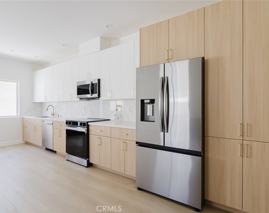 1507 N Niagara Street - Photo Thumbnail 31
