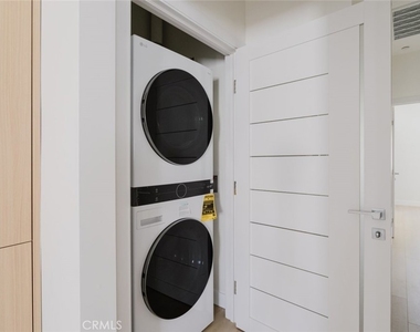 1507 N Niagara Street - Photo Thumbnail 32