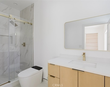 1507 N Niagara Street - Photo Thumbnail 14