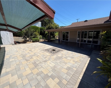 512 Ladera - Photo Thumbnail 12