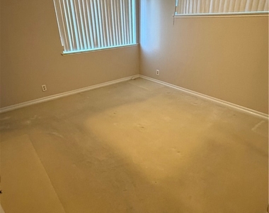 512 Ladera - Photo Thumbnail 7