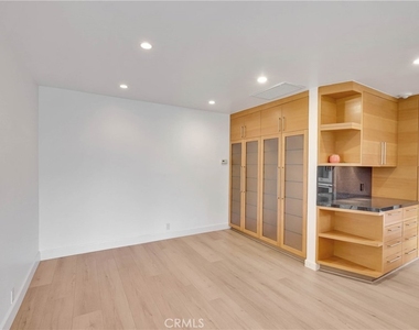859 Saint Katherine Drive - Photo Thumbnail 45