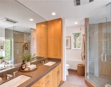 859 Saint Katherine Drive - Photo Thumbnail 14