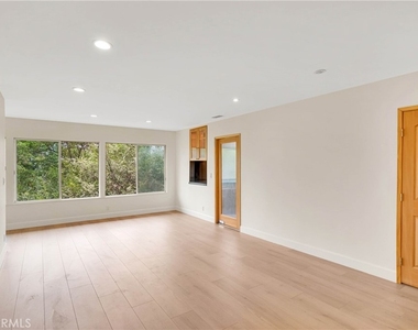 859 Saint Katherine Drive - Photo Thumbnail 39