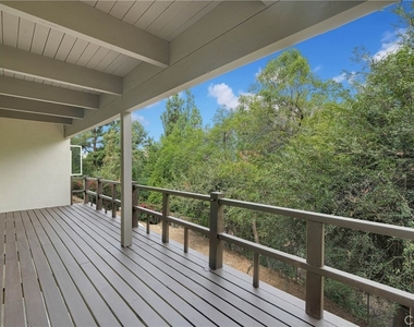 859 Saint Katherine Drive - Photo Thumbnail 26