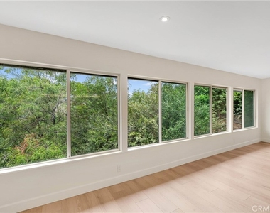 859 Saint Katherine Drive - Photo Thumbnail 36