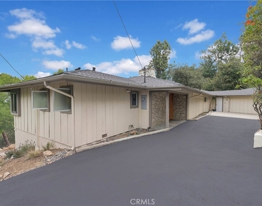 859 Saint Katherine Drive - Photo Thumbnail 28