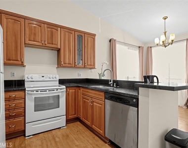 2486 Pleasant Way - Photo Thumbnail 2